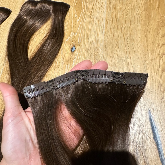 Clip In Hair Extensions - NWT - Picture 7 of 10